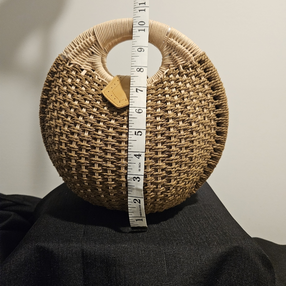 Straw handbag